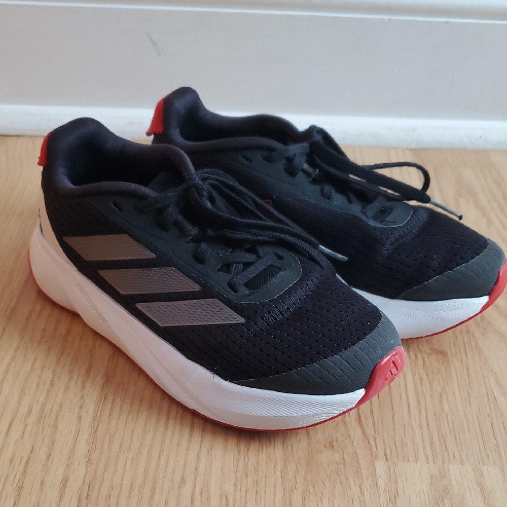 Adidas Size 2 Kids Youth Black and Red Athletic Sneakers Basketball